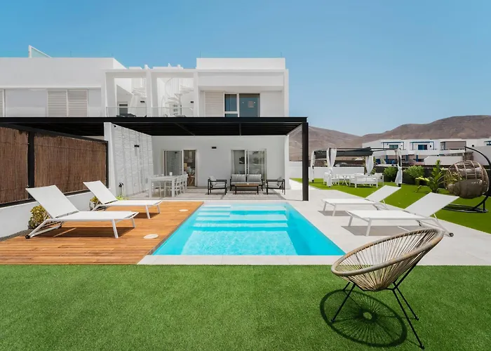 Casa Menta. Relaxing Corner In Front Of The Ocean