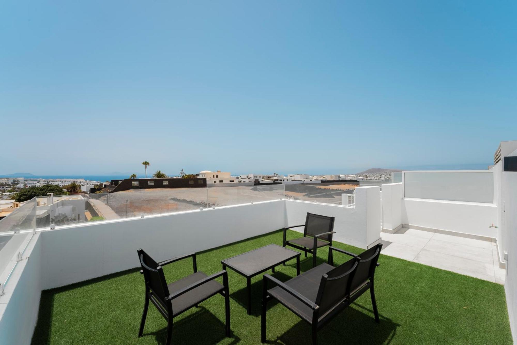 Casa Menta. Relaxing Corner In Front Of The Ocean * Playa Blanca (Lanzarote)
