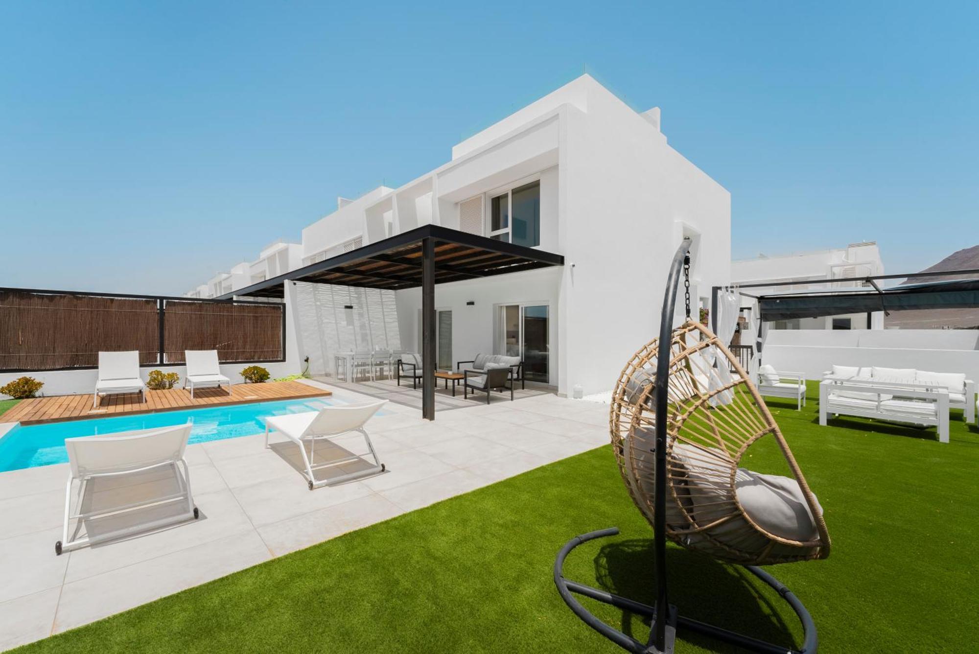 Casa Menta. Relaxing Corner In Front Of The Ocean